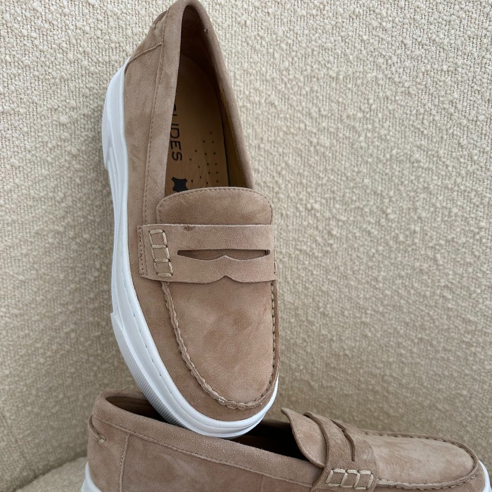 J Slides Women's Tan Plaform Loafers